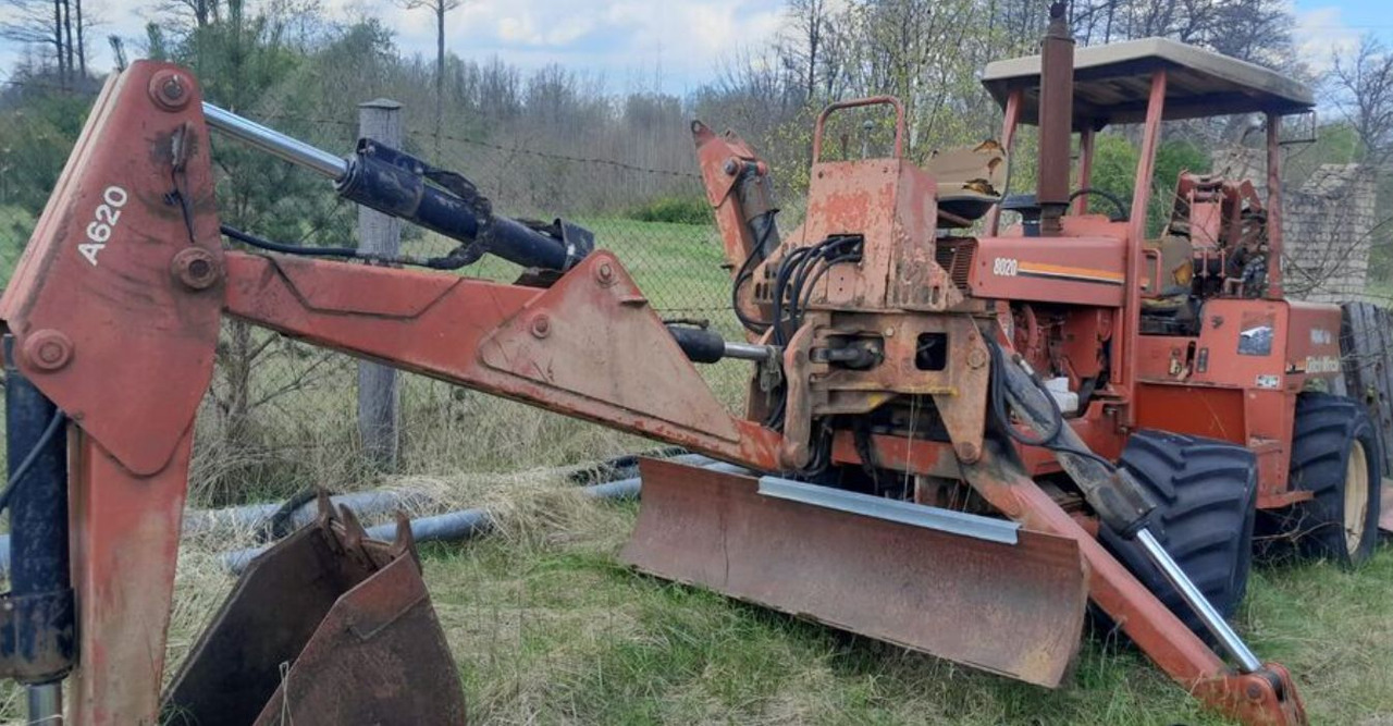 DITCH WITCH 8020 - Rovokopač: slika 1 DITCH WITCH 8020 - Rovokopač: slika 1