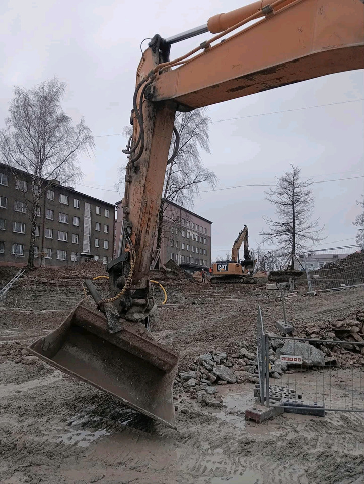 Hyundai R 300 - Bager guseničar: slika 3 Hyundai R 300 - Bager guseničar: slika 3