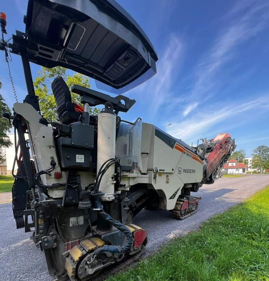 WIRTGEN W 100CFi - Mašina za asfalt: slika 1 WIRTGEN W 100CFi - Mašina za asfalt: slika 1