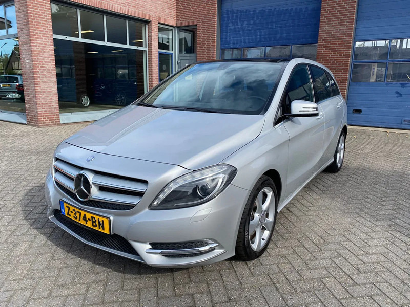 Mercedes-Benz B-Klasse 180 Ambition autom. panoramadak - SUVSUV: slika 1 Mercedes-Benz B-Klasse 180 Ambition autom. panoramadak - SUVSUV: slika 1