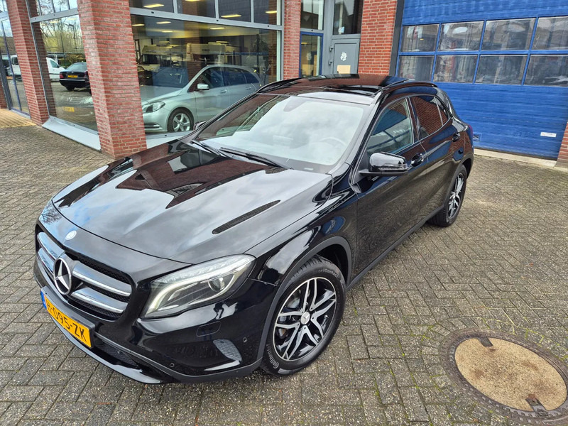 Mercedes-Benz GLA 200 AMG line Automaat prestige - Automobil: slika 2 Mercedes-Benz GLA 200 AMG line Automaat prestige - Automobil: slika 2