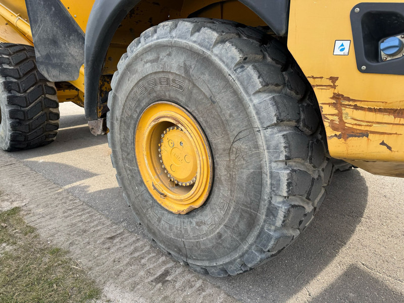 Zglobni kiper BELL B45E 6x6: slika 13