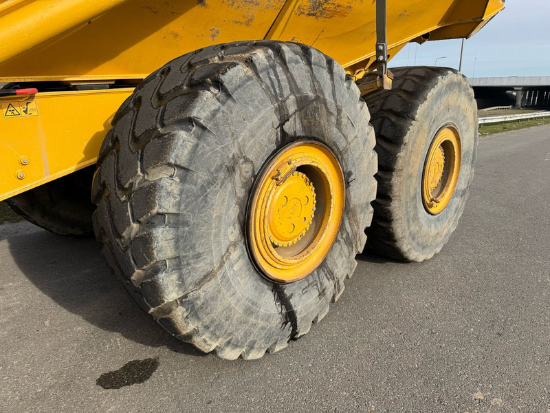 Zglobni kiper BELL B45E 6x6: slika 11