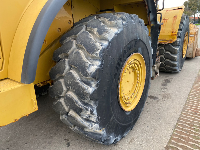 Utovarivač točkaš Caterpillar 980H: slika 9