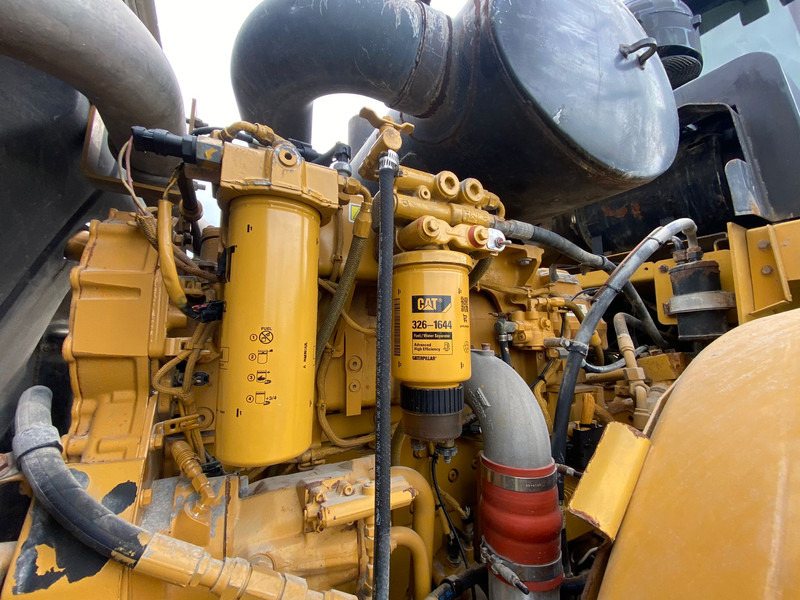 Utovarivač točkaš Caterpillar 980H: slika 11