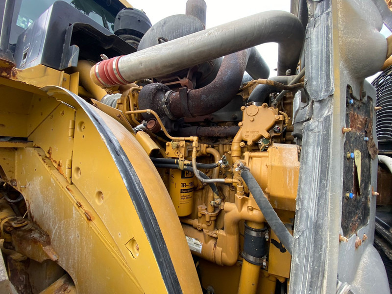 Utovarivač točkaš Caterpillar 980H: slika 13