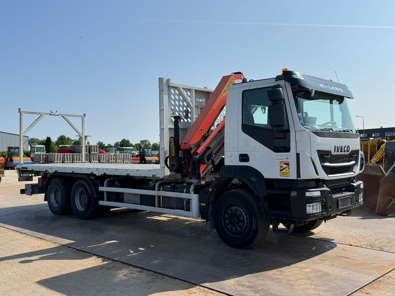 Kamion, Kamion sa dizalicom Iveco TRAKKER AD260T36: slika 7