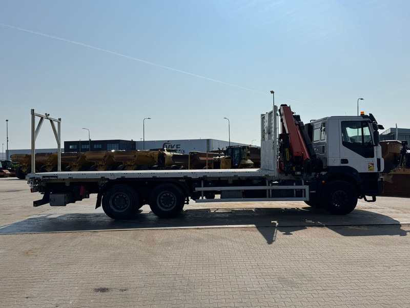 Kamion, Kamion sa dizalicom Iveco TRAKKER AD260T36: slika 6