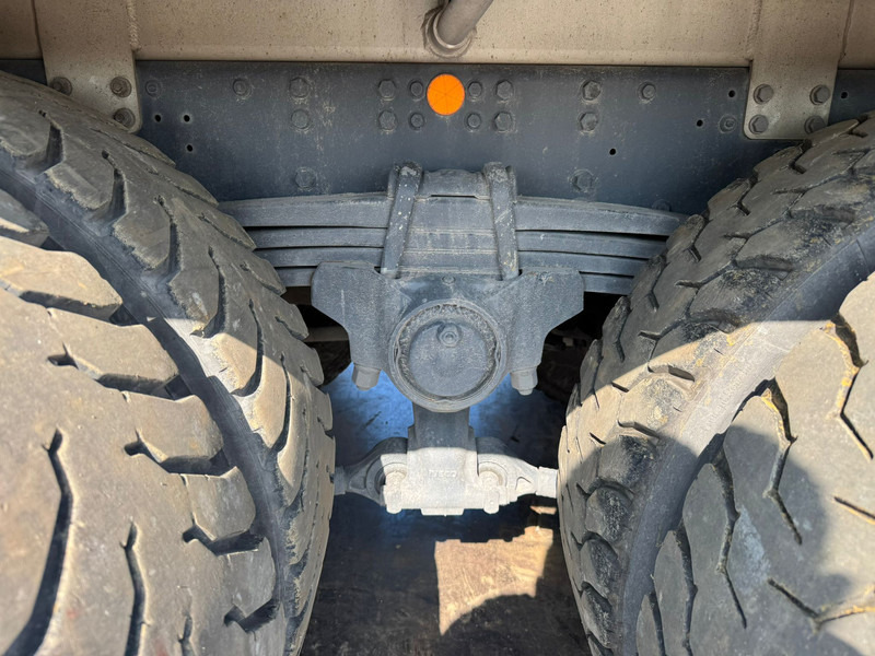 Kamion, Kamion sa dizalicom Iveco TRAKKER AD260T36: slika 17