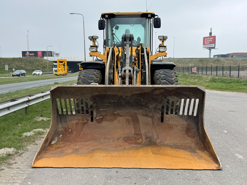 Utovarivač točkaš Volvo L110H: slika 10