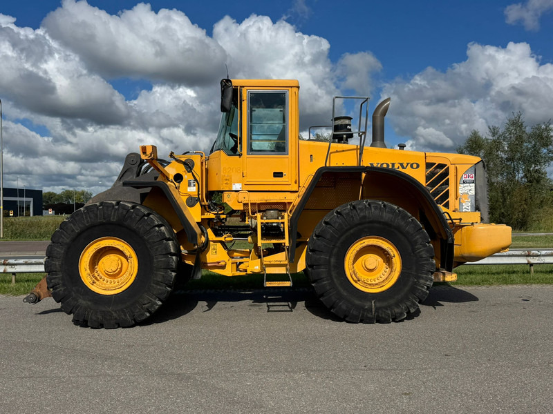 Volvo L220E - Utovarivač točkaš: slika 1 Volvo L220E - Utovarivač točkaš: slika 1