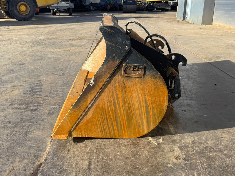 ZFE Side-Tilting bucket for CAT 908 SW - Kašika: slika 2 ZFE Side-Tilting bucket for CAT 908 SW - Kašika: slika 2