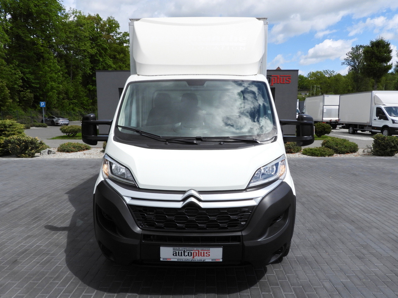 CITROEN JUMPER BOX LIFT 8 PALLETS CRUISE CONTROL NAVIGATION AIR CONDITIONING 165HP - Dostavno vozilo sa zatvorenim sandukom: slika 5 CITROEN JUMPER BOX LIFT 8 PALLETS CRUISE CONTROL NAVIGATION AIR CONDITIONING 165HP - Dostavno vozilo sa zatvorenim sandukom: slika 5