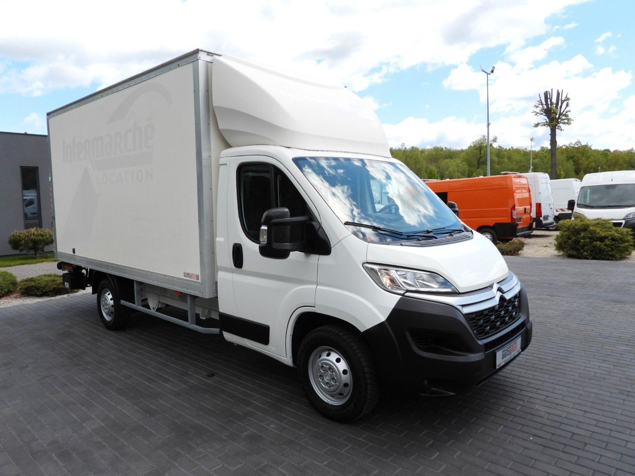 Citroën JUMPER KOFFER AUFZUG 8 PALETTEN TEMPOMAT NAVI Citroën JUMPER KOFFER AUFZUG 8 PALETTEN TEMPOMAT NAVI - Dostavno vozilo sa zatvorenim sandukom: slika 4 Citroën JUMPER KOFFER AUFZUG 8 PALETTEN TEMPOMAT NAVI Citroën JUMPER KOFFER AUFZUG 8 PALETTEN TEMPOMAT NAVI - Dostavno vozilo sa zatvorenim sandukom: slika 4