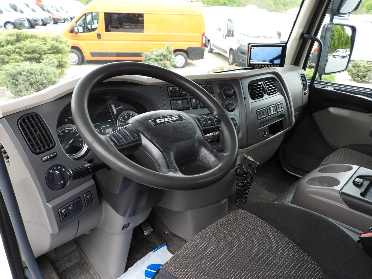 DAF LF 180 DREISEIKIPPER TEMPOMAT AUTOMATIK - Istovarivač: slika 2 DAF LF 180 DREISEIKIPPER TEMPOMAT AUTOMATIK - Istovarivač: slika 2