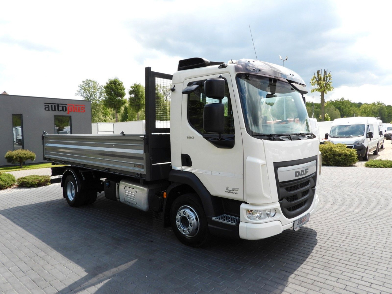 DAF LF 180 DREISEIKIPPER TEMPOMAT AUTOMATIK - Istovarivač: slika 4 DAF LF 180 DREISEIKIPPER TEMPOMAT AUTOMATIK - Istovarivač: slika 4