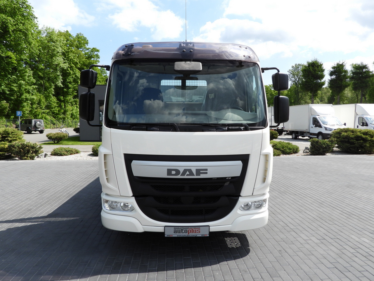 DAF LF 180 THREE-WAY TIPPER CRUISE CONTROL LED LIGHTS AUTOMATIC TRANSMISSION TWIN WHEELS AIR CONDITIONING 180HP - Istovarivač: slika 5 DAF LF 180 THREE-WAY TIPPER CRUISE CONTROL LED LIGHTS AUTOMATIC TRANSMISSION TWIN WHEELS AIR CONDITIONING 180HP - Istovarivač: slika 5