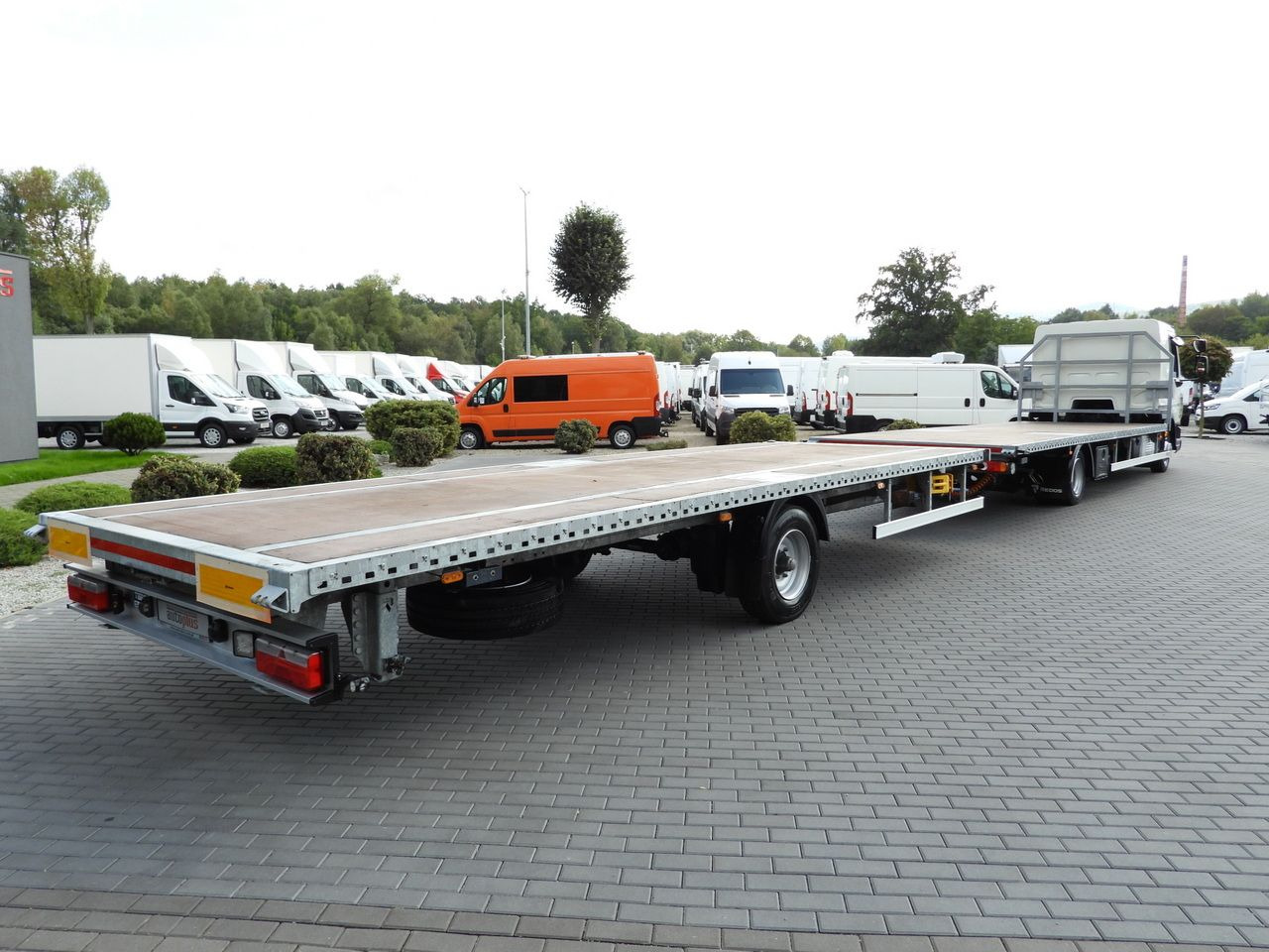 DAF LF 230 CONTAINER CARRIER PLATFORM + TRAILER WEBASTO CRUISE CONTROL LED LIGHTS PNEUMATICS AUTOMATIC TRANSMISSION TWIN WHEELS AIR CONDITIONING 230HP - Kamion za prevoz kontejnera/ Kamion sa promenjivim sandukom: slika 3 DAF LF 230 CONTAINER CARRIER PLATFORM + TRAILER WEBASTO CRUISE CONTROL LED LIGHTS PNEUMATICS AUTOMATIC TRANSMISSION TWIN WHEELS AIR CONDITIONING 230HP - Kamion za prevoz kontejnera/ Kamion sa promenjivim sandukom: slika 3