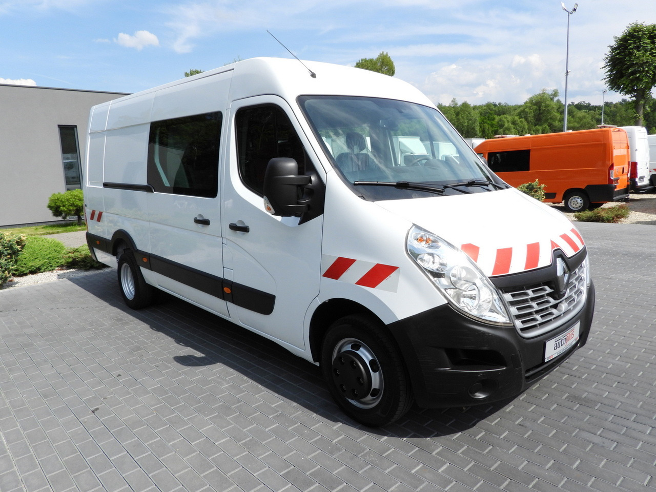 RENAULT MASTER BOX DELIVERY VAN 7 SEATS CRUISE CONTROL TWIN WHEELS AIR CONDITIONING 145HP - Dostavno vozilo: slika 4 RENAULT MASTER BOX DELIVERY VAN 7 SEATS CRUISE CONTROL TWIN WHEELS AIR CONDITIONING 145HP - Dostavno vozilo: slika 4