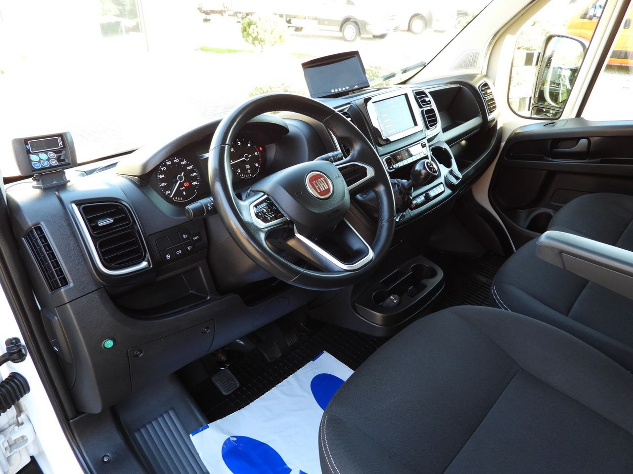 FIAT DUCATO REGRIGERATOR BOX -5*C HEATING FUNCTION AIR CONDITIONING 140HP - Dostavno vozilo hladnjača: slika 2 FIAT DUCATO REGRIGERATOR BOX -5*C HEATING FUNCTION AIR CONDITIONING 140HP - Dostavno vozilo hladnjača: slika 2