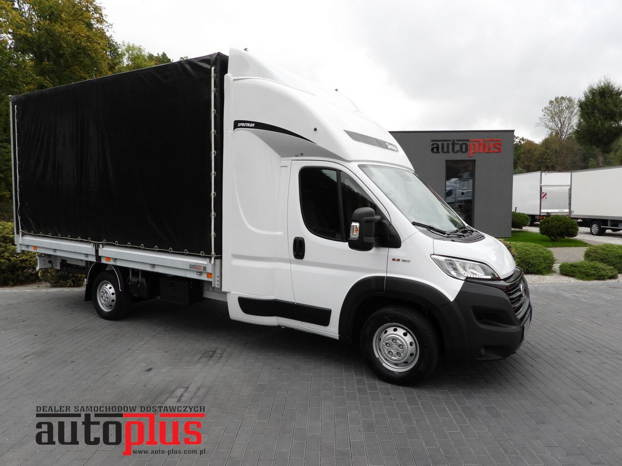 FIAT DUCATO TARPAULIN 9 PALLETS CRUISE CONTROL LED LIGHTS PNEUMATICS AIR CONDITIONING 180HP - Dostavno vozilo sa ceradom: slika 1 FIAT DUCATO TARPAULIN 9 PALLETS CRUISE CONTROL LED LIGHTS PNEUMATICS AIR CONDITIONING 180HP - Dostavno vozilo sa ceradom: slika 1