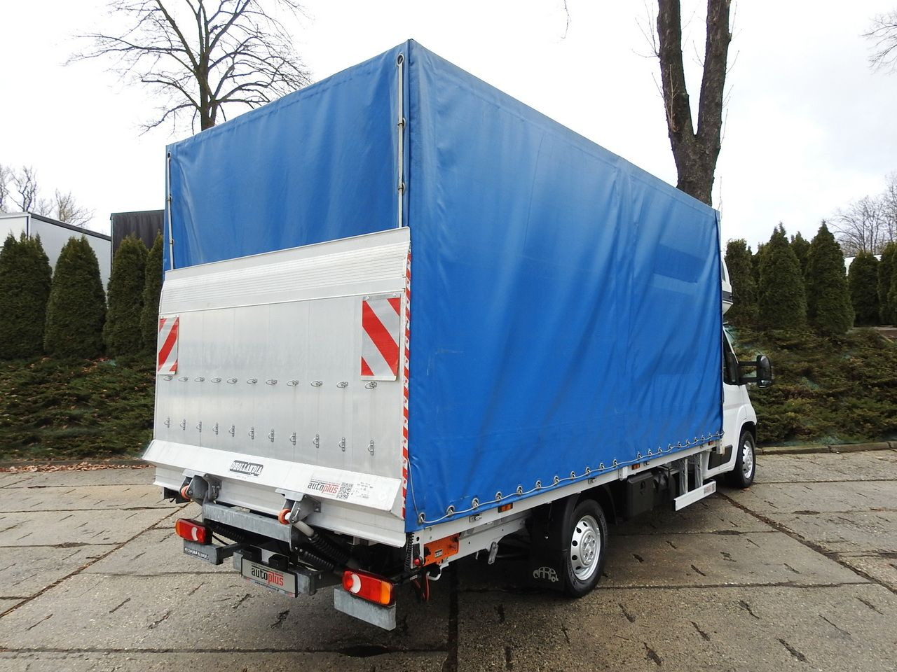 FIAT DUCATO TARPAULIN LIFT 9 PALLETS WEBASTO CRUISE CONTROL A/C LED LAMP 180HP - Dostavno vozilo sa ceradom: slika 3 FIAT DUCATO TARPAULIN LIFT 9 PALLETS WEBASTO CRUISE CONTROL A/C LED LAMP 180HP - Dostavno vozilo sa ceradom: slika 3