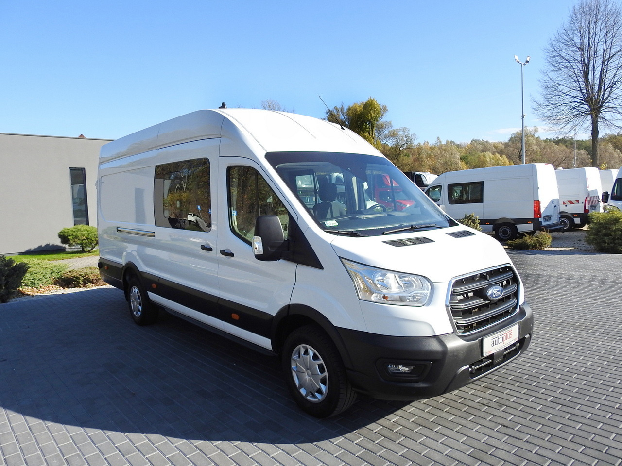 FORD TRANSIT BOX DELIVERY VAN 6 SEATS CRUISE CONTROL AIR CONDITIONING LED LIGHTS 130HP - Furgon: slika 4 FORD TRANSIT BOX DELIVERY VAN 6 SEATS CRUISE CONTROL AIR CONDITIONING LED LIGHTS 130HP - Furgon: slika 4