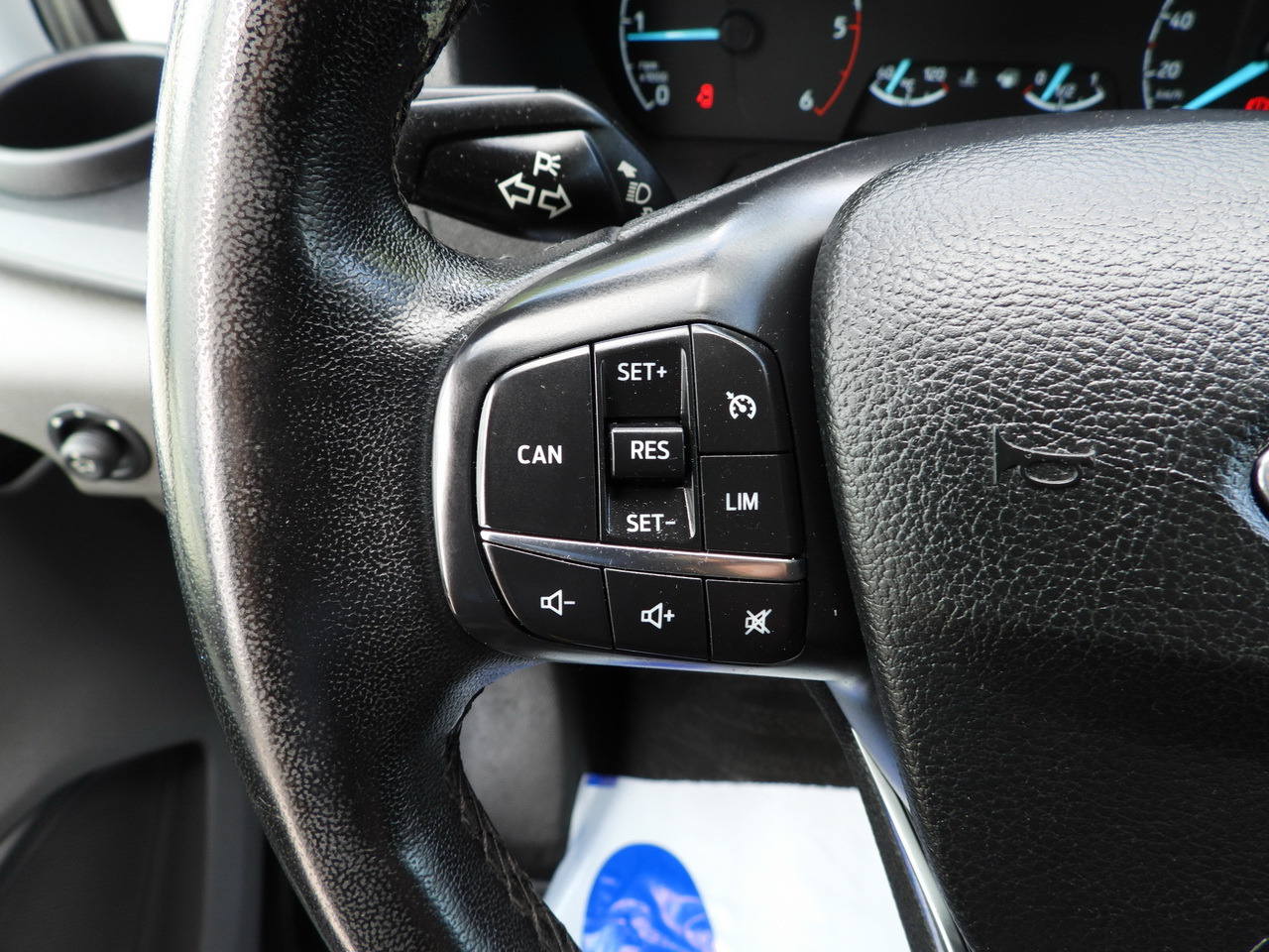 Dostavno vozilo sa zatvorenim sandukom FORD TRANSIT BOX LIFT 8 PALLETS CRUISE CONTROL LED LIGHTS TWIN WHEELS AIR CONDITIONING 130HP: slika 29 Dostavno vozilo sa zatvorenim sandukom FORD TRANSIT BOX LIFT 8 PALLETS CRUISE CONTROL LED LIGHTS TWIN WHEELS AIR CONDITIONING 130HP: slika 29