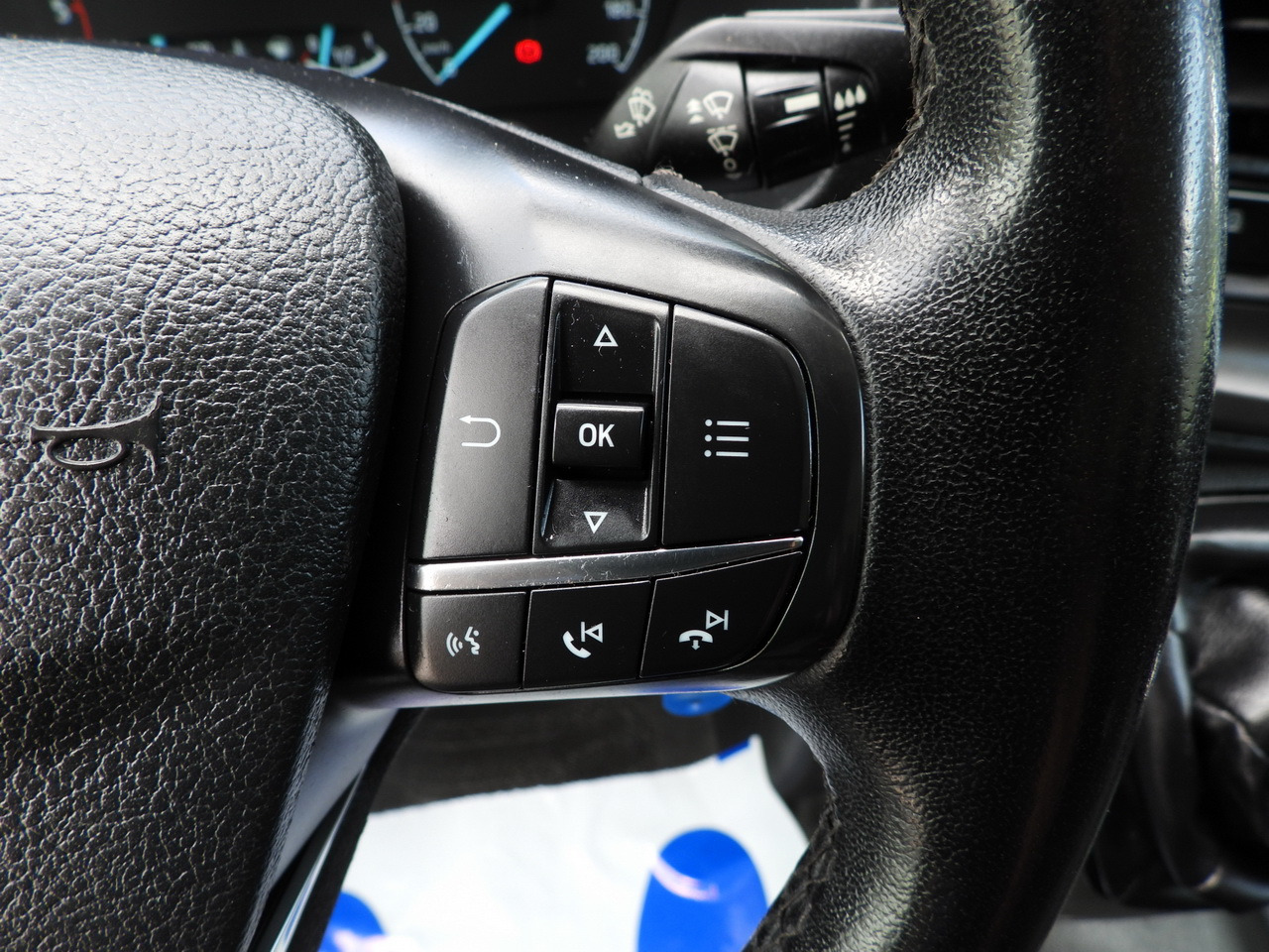 Dostavno vozilo sa zatvorenim sandukom FORD TRANSIT BOX LIFT 8 PALLETS CRUISE CONTROL LED LIGHTS TWIN WHEELS AIR CONDITIONING 130HP: slika 30 Dostavno vozilo sa zatvorenim sandukom FORD TRANSIT BOX LIFT 8 PALLETS CRUISE CONTROL LED LIGHTS TWIN WHEELS AIR CONDITIONING 130HP: slika 30