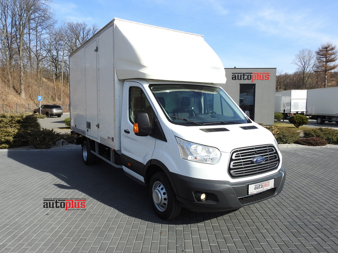 FORD TRANSIT BOX LIFT 8 PALLETS CRUISE CONTROL LED LIGHTS TWIN WHEELS AIR CONDITIONING 170HP - Dostavno vozilo sa zatvorenim sandukom: slika 1 FORD TRANSIT BOX LIFT 8 PALLETS CRUISE CONTROL LED LIGHTS TWIN WHEELS AIR CONDITIONING 170HP - Dostavno vozilo sa zatvorenim sandukom: slika 1