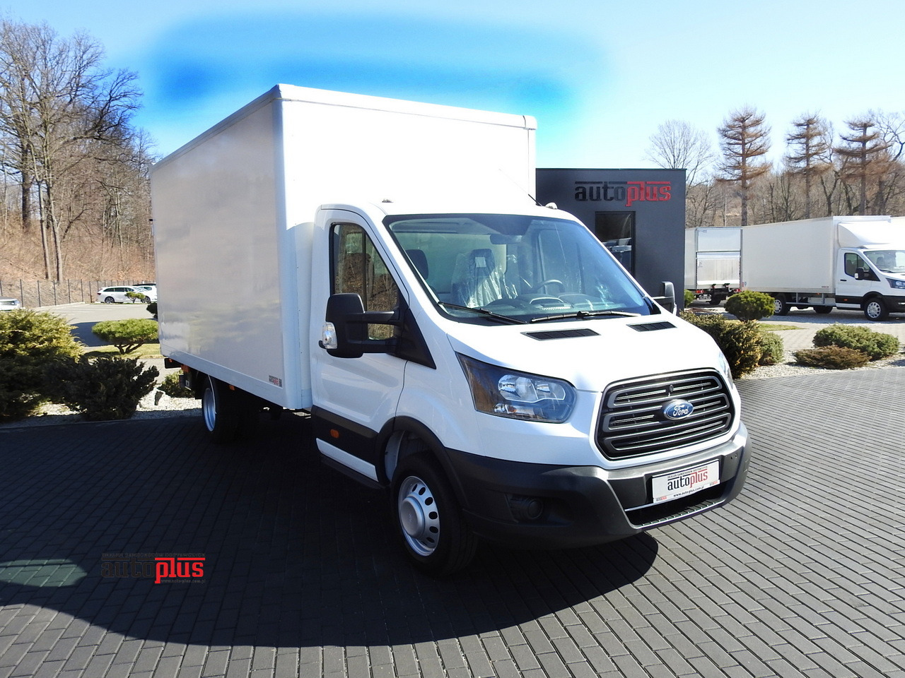 FORD TRANSIT  BOX LIFT 8 PALLETS TWIN WHEELS AIR CONDITIONING  130HP - Dostavno vozilo hladnjača: slika 1 FORD TRANSIT  BOX LIFT 8 PALLETS TWIN WHEELS AIR CONDITIONING  130HP - Dostavno vozilo hladnjača: slika 1