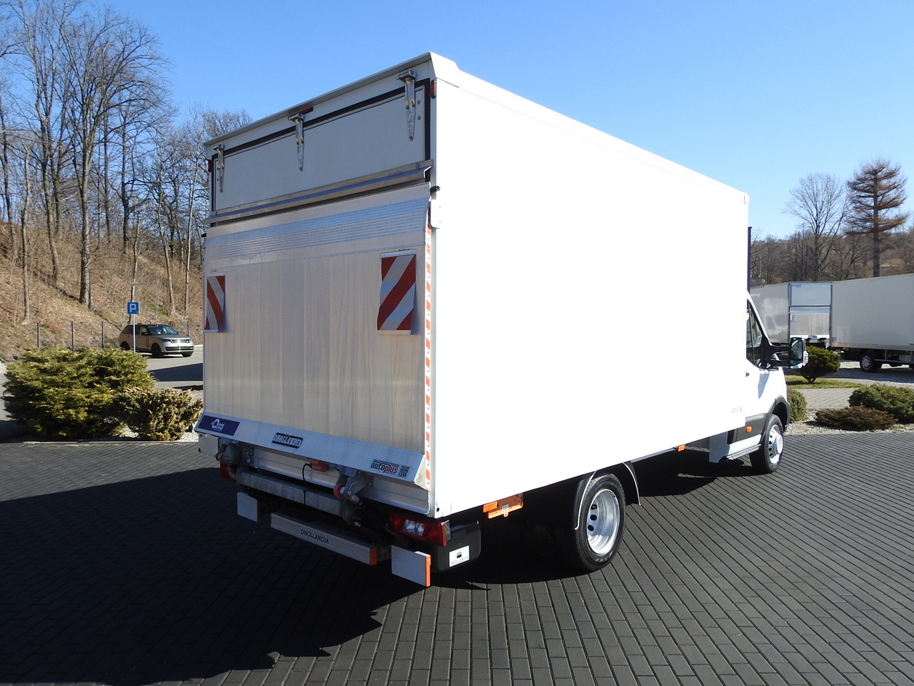 FORD TRANSIT  BOX LIFT 8 PALLETS TWIN WHEELS AIR CONDITIONING  130HP - Dostavno vozilo hladnjača: slika 3 FORD TRANSIT  BOX LIFT 8 PALLETS TWIN WHEELS AIR CONDITIONING  130HP - Dostavno vozilo hladnjača: slika 3