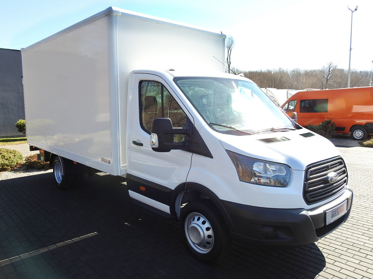 FORD TRANSIT BOX LIFT 8 PALLETS TWIN WHEELS AIR CONDITIONING 130HP - Dostavno vozilo sa zatvorenim sandukom: slika 4 FORD TRANSIT BOX LIFT 8 PALLETS TWIN WHEELS AIR CONDITIONING 130HP - Dostavno vozilo sa zatvorenim sandukom: slika 4