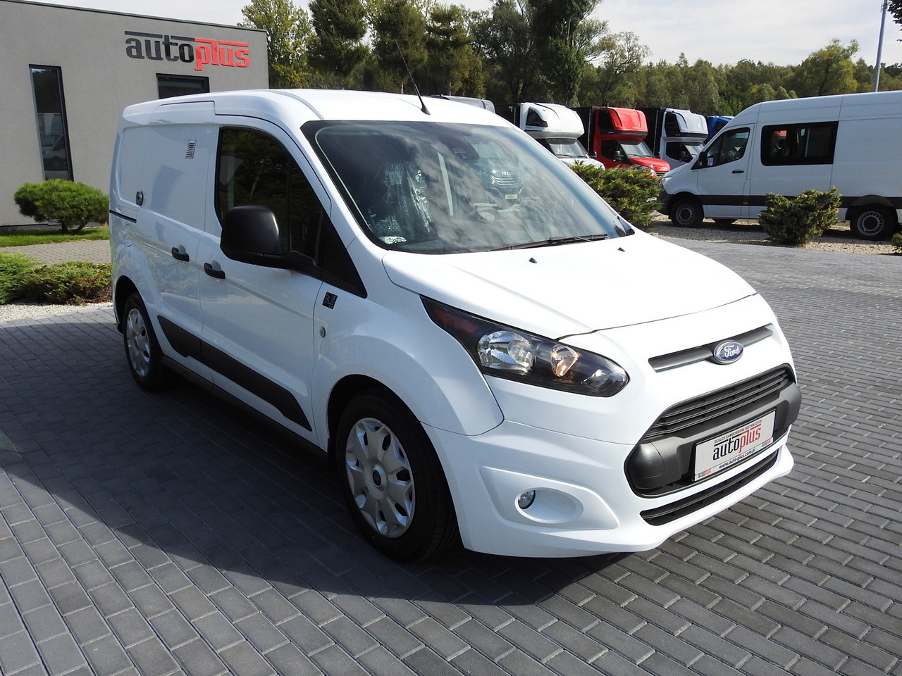 FORD TRANSIT CONNECT VAN CRUISE CONTROL NAVIGATION AIR CONDITIONING 100HP - Furgon: slika 4 FORD TRANSIT CONNECT VAN CRUISE CONTROL NAVIGATION AIR CONDITIONING 100HP - Furgon: slika 4