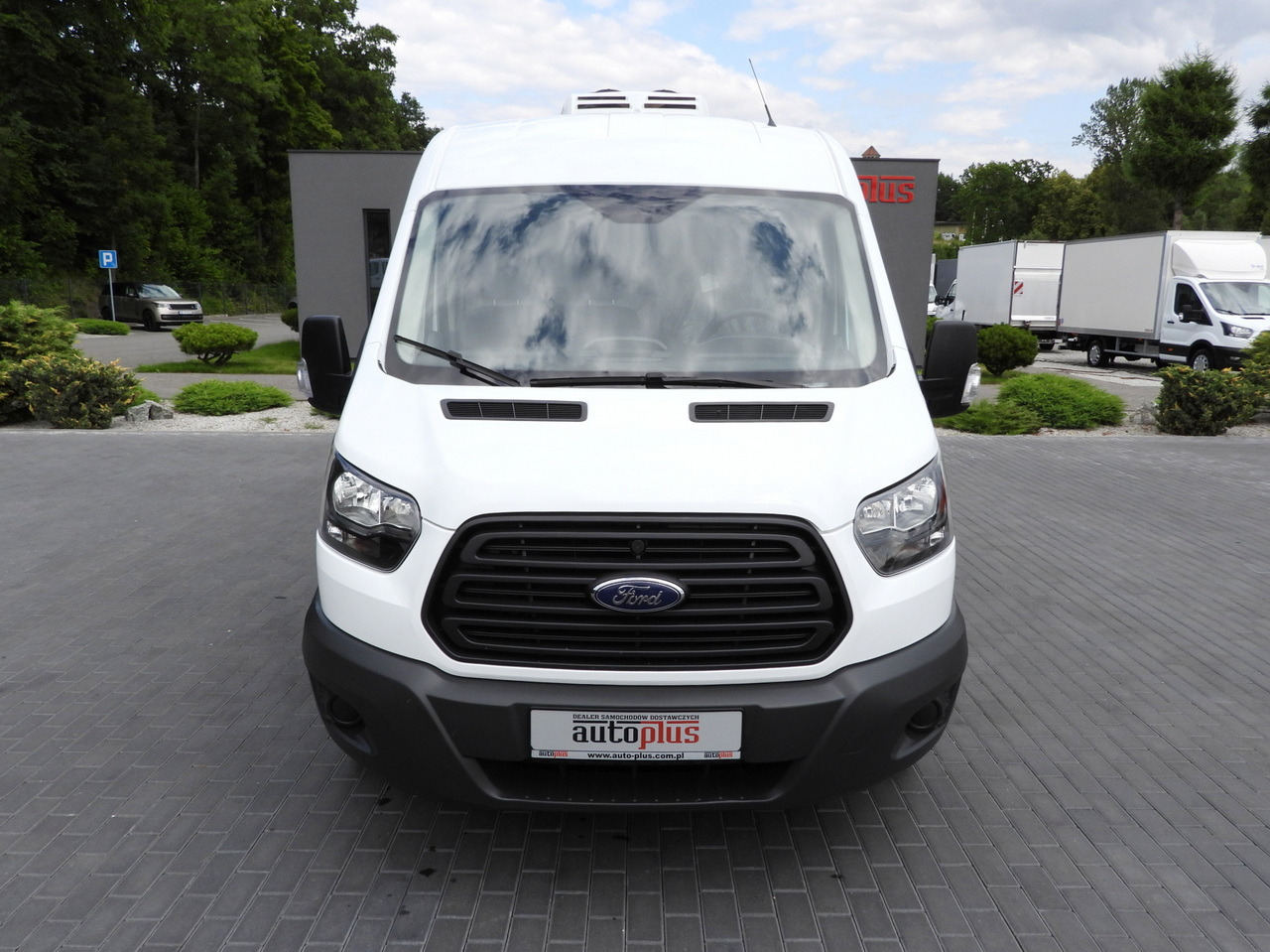 FORD TRANSIT REFRIGERATOR VAN 5*C AIR CONDITIONING 105HP - Dostavno vozilo hladnjača: slika 5 FORD TRANSIT REFRIGERATOR VAN 5*C AIR CONDITIONING 105HP - Dostavno vozilo hladnjača: slika 5