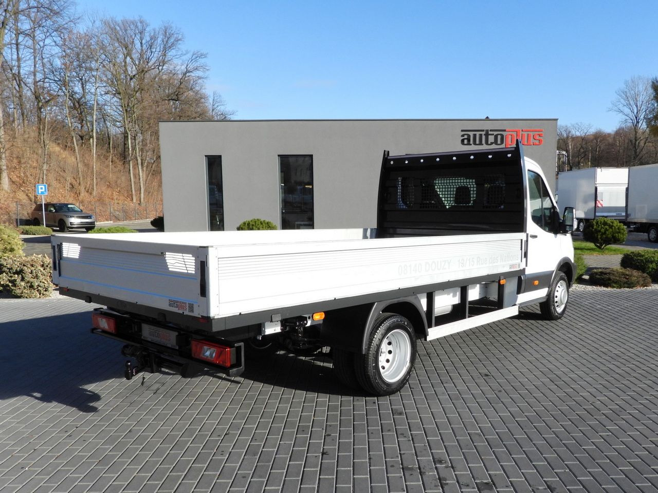 FORD TRANSIT STAKE BODY 8 PALLETS TWIN WHEELS AIR CONDITIONING 155HP - Dostavno vozilo sa otvorenom sandukom: slika 3 FORD TRANSIT STAKE BODY 8 PALLETS TWIN WHEELS AIR CONDITIONING 155HP - Dostavno vozilo sa otvorenom sandukom: slika 3