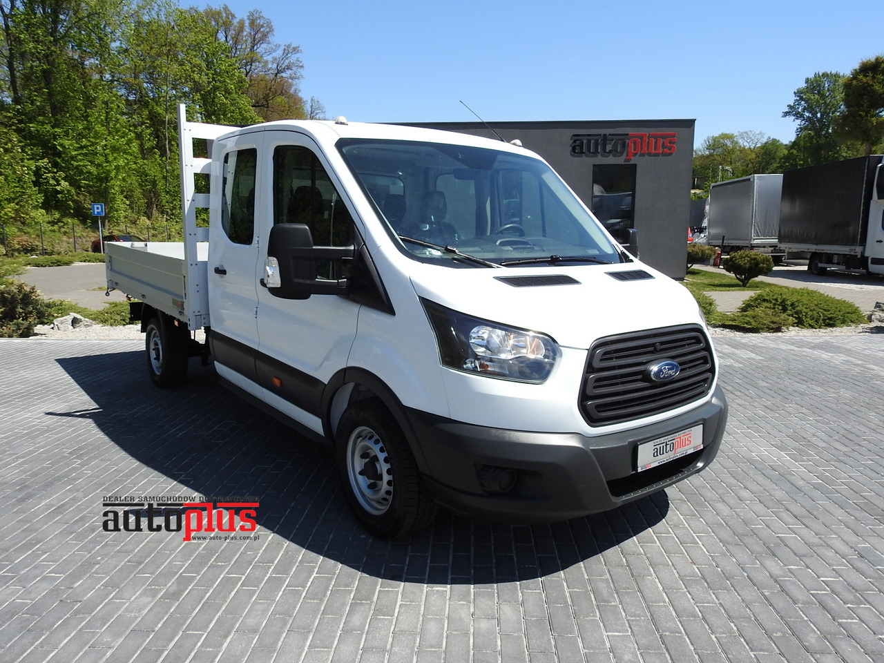 FORD TRANSIT STAKE BODY DOUBLE CABIN DOKA 7 SEATS AIR CONDITIONING 130HP - Dostavno vozilo sa duplom kabinom: slika 1 FORD TRANSIT STAKE BODY DOUBLE CABIN DOKA 7 SEATS AIR CONDITIONING 130HP - Dostavno vozilo sa duplom kabinom: slika 1
