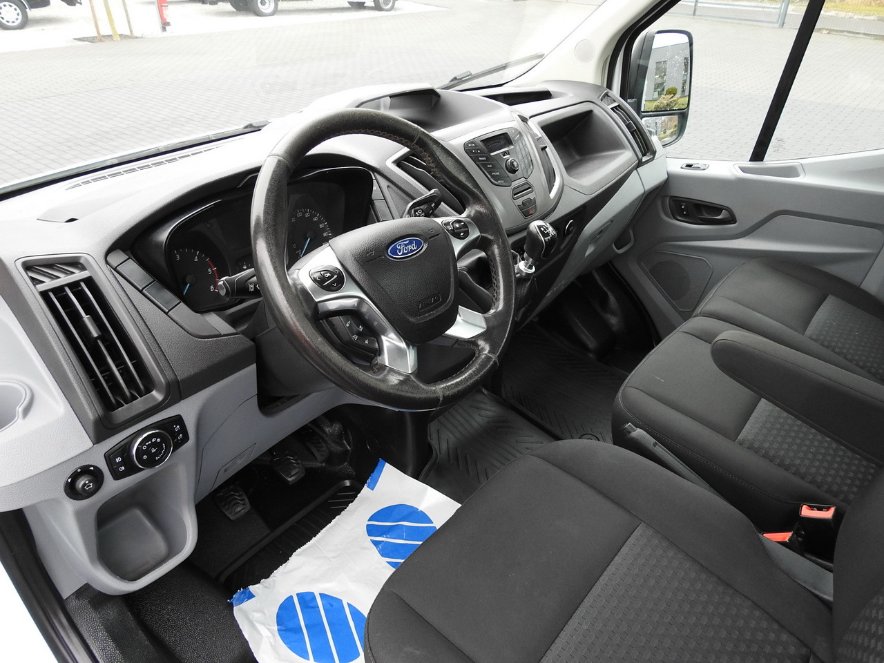 FORD TRANSIT TIPPER CRUISE CONTROL AIR CONDITIONING TWIN WHEELS 170HP - Dostavno vozilo istovarivač: slika 2 FORD TRANSIT TIPPER CRUISE CONTROL AIR CONDITIONING TWIN WHEELS 170HP - Dostavno vozilo istovarivač: slika 2