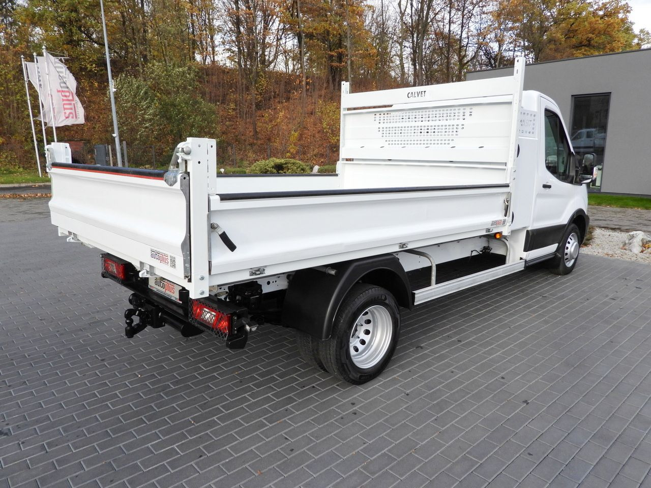 FORD TRANSIT TIPPER CRUISE CONTROL LED LIGHTS TWIN WHEELS AIR CONDITIONING 130HP - Dostavno vozilo istovarivač: slika 3 FORD TRANSIT TIPPER CRUISE CONTROL LED LIGHTS TWIN WHEELS AIR CONDITIONING 130HP - Dostavno vozilo istovarivač: slika 3
