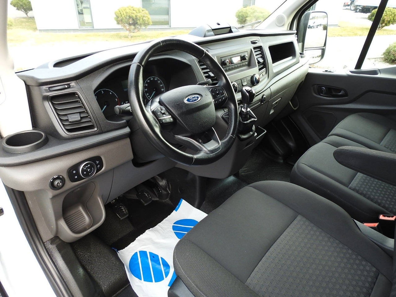 Ford TRANSIT KASTENWAGEN DOPPELKABINE 6 SITZE A/C - Furgon, Dostavno vozilo sa duplom kabinom: slika 2 Ford TRANSIT KASTENWAGEN DOPPELKABINE 6 SITZE A/C - Furgon, Dostavno vozilo sa duplom kabinom: slika 2