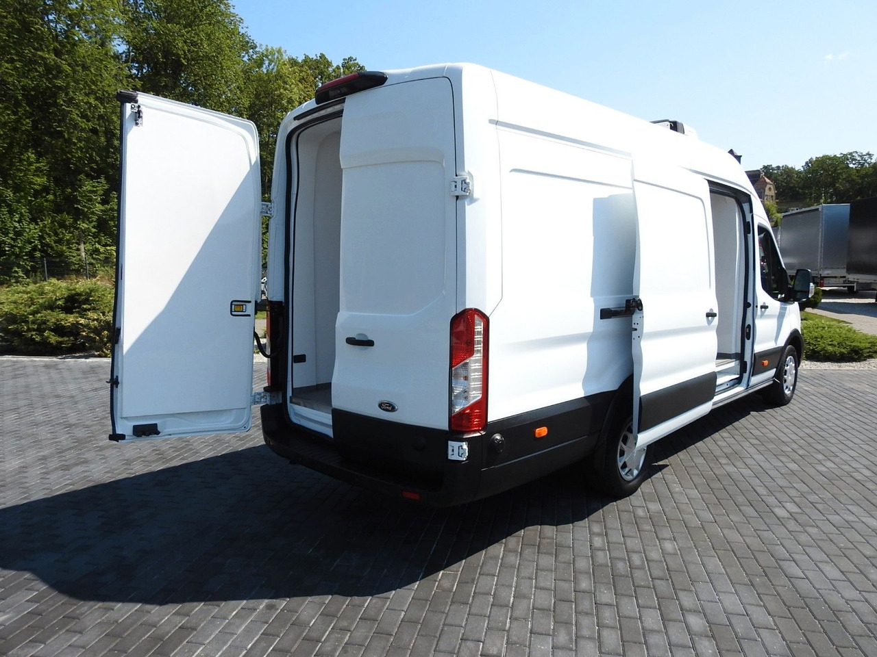 Ford TRANSIT KÜHLKASTENWAGEN 0*C HEIZFUNKTION Ford TRANSIT KÜHLKASTENWAGEN 0*C HEIZFUNKTION - Dostavno vozilo hladnjača: slika 3 Ford TRANSIT KÜHLKASTENWAGEN 0*C HEIZFUNKTION Ford TRANSIT KÜHLKASTENWAGEN 0*C HEIZFUNKTION - Dostavno vozilo hladnjača: slika 3