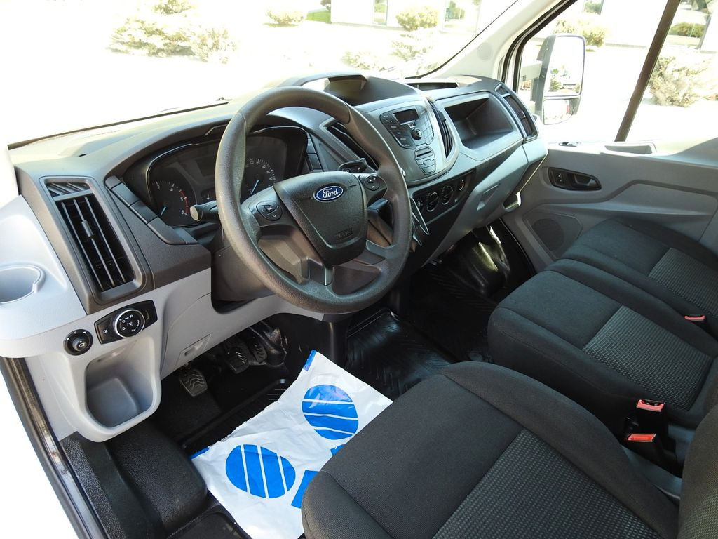 Ford TRANSIT PRITSCHE DOPPELKABINE DOKA 7 SITZE - Dostavno vozilo sa otvorenom sandukom, Dostavno vozilo sa duplom kabinom: slika 2 Ford TRANSIT PRITSCHE DOPPELKABINE DOKA 7 SITZE - Dostavno vozilo sa otvorenom sandukom, Dostavno vozilo sa duplom kabinom: slika 2