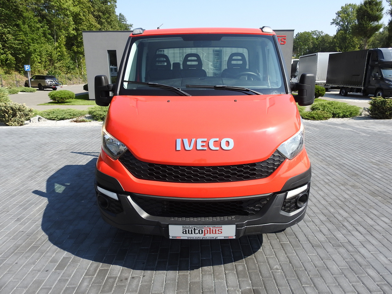 IVECO DAILY 35C13 TIPPER CRUISE CONTROL AIR CONDITIONING TWIN WHEELS 130HP - Dostavno vozilo istovarivač: slika 5 IVECO DAILY 35C13 TIPPER CRUISE CONTROL AIR CONDITIONING TWIN WHEELS 130HP - Dostavno vozilo istovarivač: slika 5