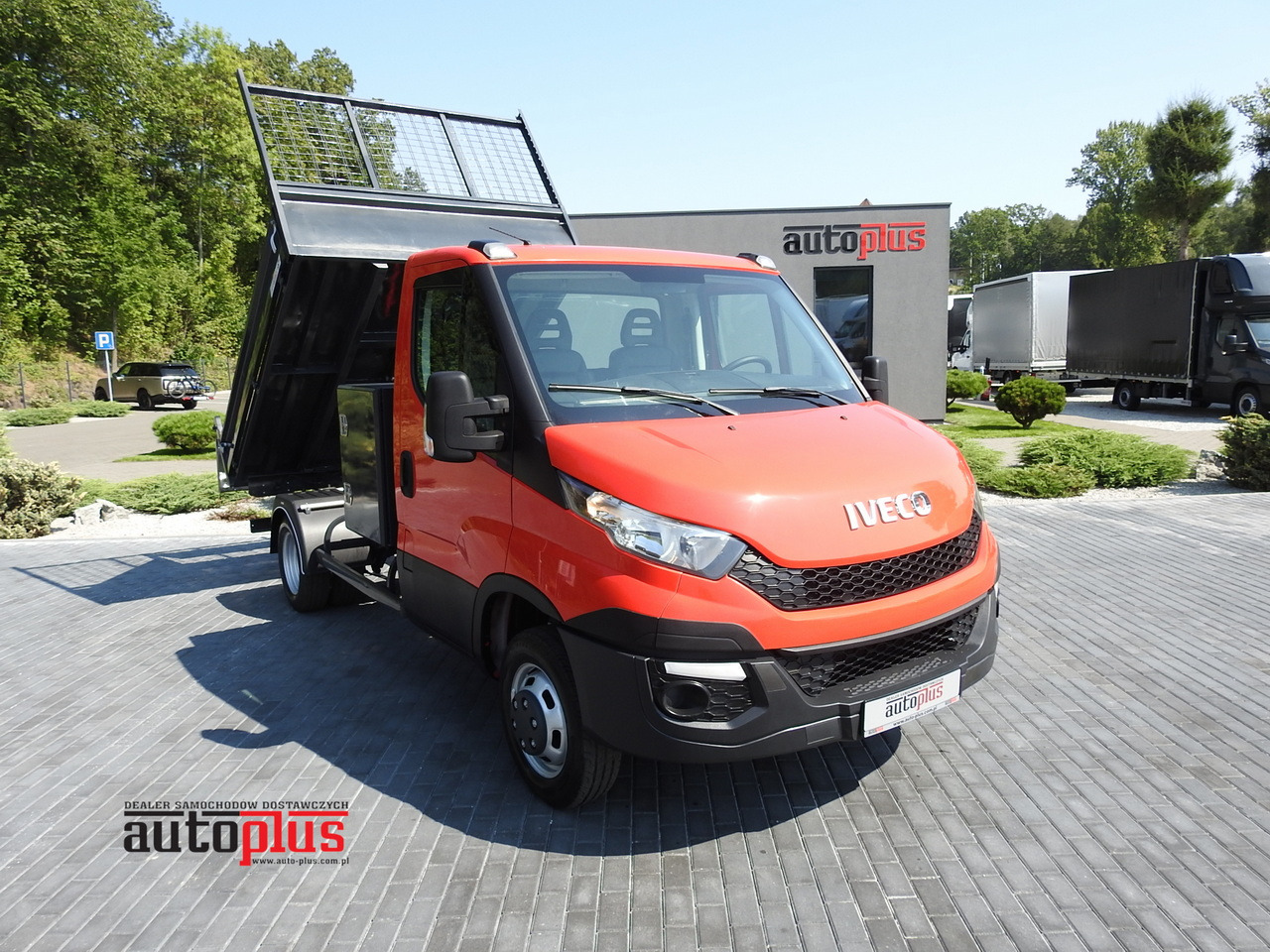 IVECO DAILY 35C13 TIPPER CRUISE CONTROL AIR CONDITIONING TWIN WHEELS 130HP - Dostavno vozilo istovarivač: slika 1 IVECO DAILY 35C13 TIPPER CRUISE CONTROL AIR CONDITIONING TWIN WHEELS 130HP - Dostavno vozilo istovarivač: slika 1