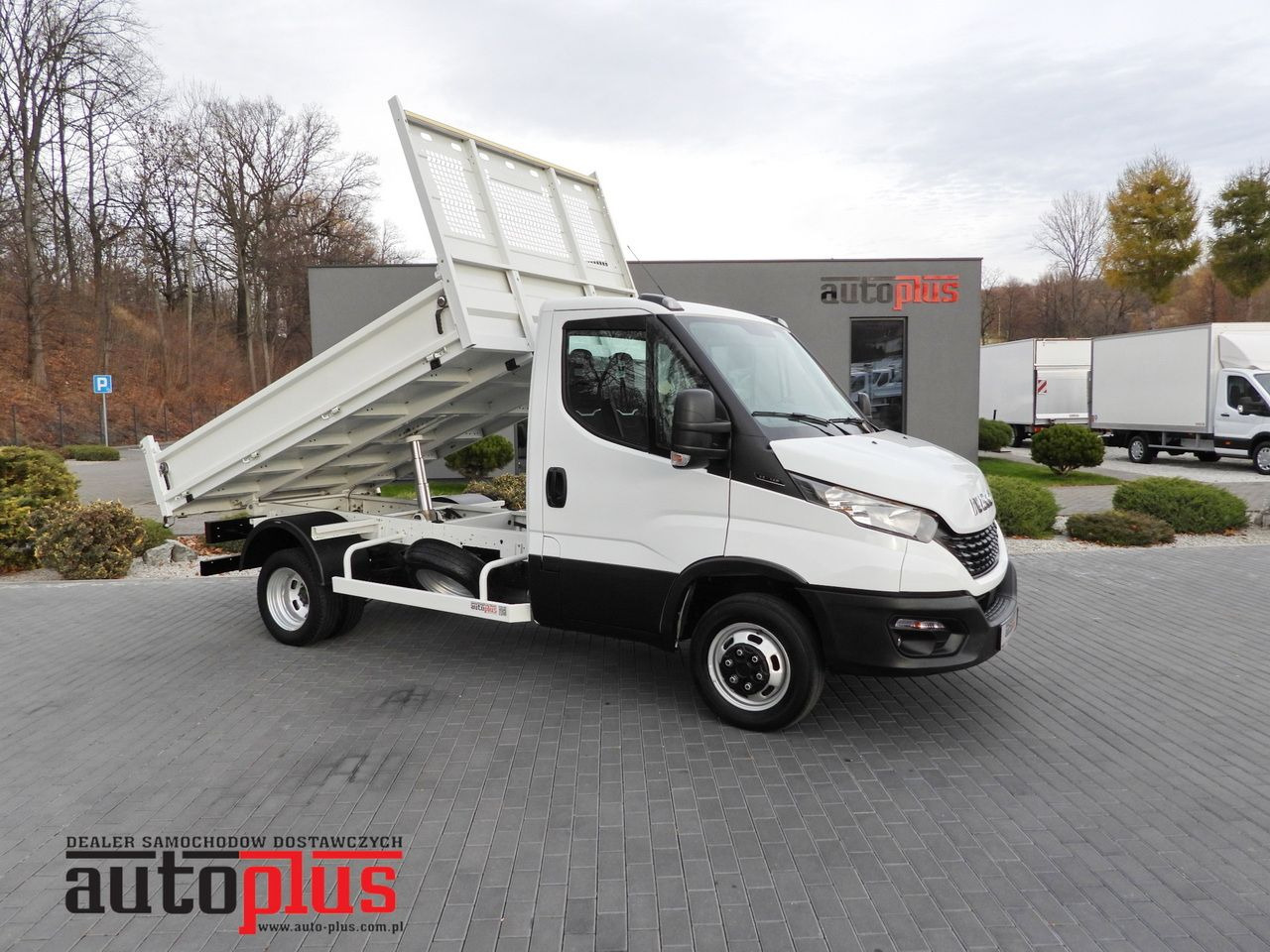 IVECO DAILY 35C14 TIPPER CRUISE CONTROL TWIN WHEELS AIR CONDITIONING 140HP - Dostavno vozilo istovarivač: slika 1 IVECO DAILY 35C14 TIPPER CRUISE CONTROL TWIN WHEELS AIR CONDITIONING 140HP - Dostavno vozilo istovarivač: slika 1