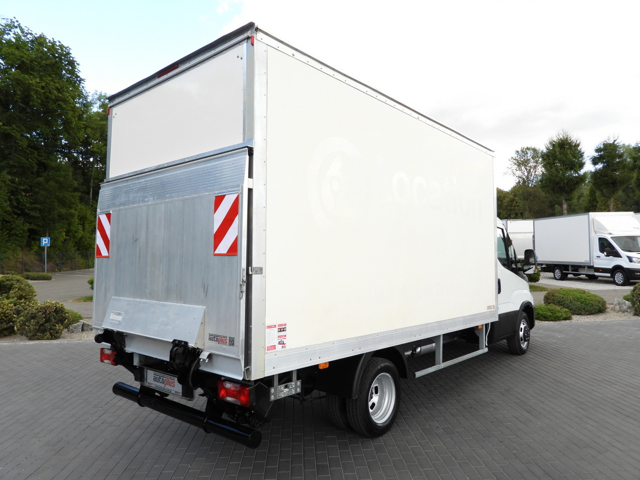 IVECO DAILY 35C16 BOX LIFT 8 PALLETS CRUISE CONTROL TWIN WHEELS AIR CONDITIONING 160HP - Dostavno vozilo sa zatvorenim sandukom: slika 3 IVECO DAILY 35C16 BOX LIFT 8 PALLETS CRUISE CONTROL TWIN WHEELS AIR CONDITIONING 160HP - Dostavno vozilo sa zatvorenim sandukom: slika 3