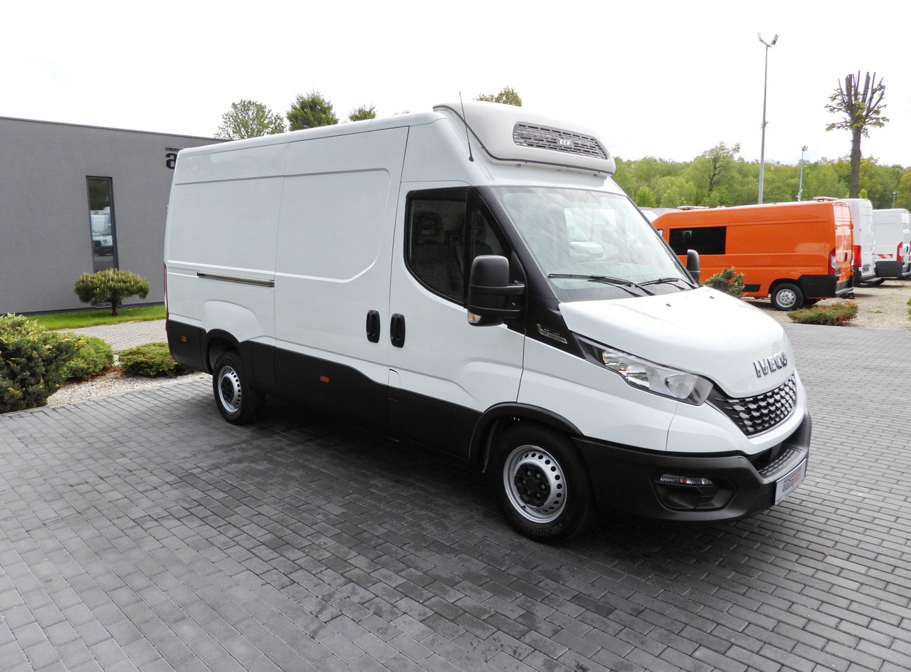 IVECO DAILY 35S14 REFRIGERATOR VAN -10*C POWER SUPPLY 230V CRUISE CONTROL AUTOMATIC TRANSMISSION HI-MATIC AIR CONDITIONING 140HP - Dostavno vozilo hladnjača: slika 4 IVECO DAILY 35S14 REFRIGERATOR VAN -10*C POWER SUPPLY 230V CRUISE CONTROL AUTOMATIC TRANSMISSION HI-MATIC AIR CONDITIONING 140HP - Dostavno vozilo hladnjača: slika 4