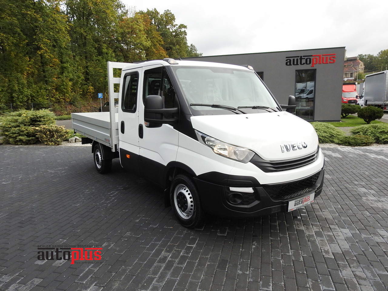IVECO DAILY 35S15 STAKE BODY DOUBLE CABIN DOKA 7 SEATS AIR CONDITIONING 150HP - Dostavno vozilo sa duplom kabinom: slika 1 IVECO DAILY 35S15 STAKE BODY DOUBLE CABIN DOKA 7 SEATS AIR CONDITIONING 150HP - Dostavno vozilo sa duplom kabinom: slika 1