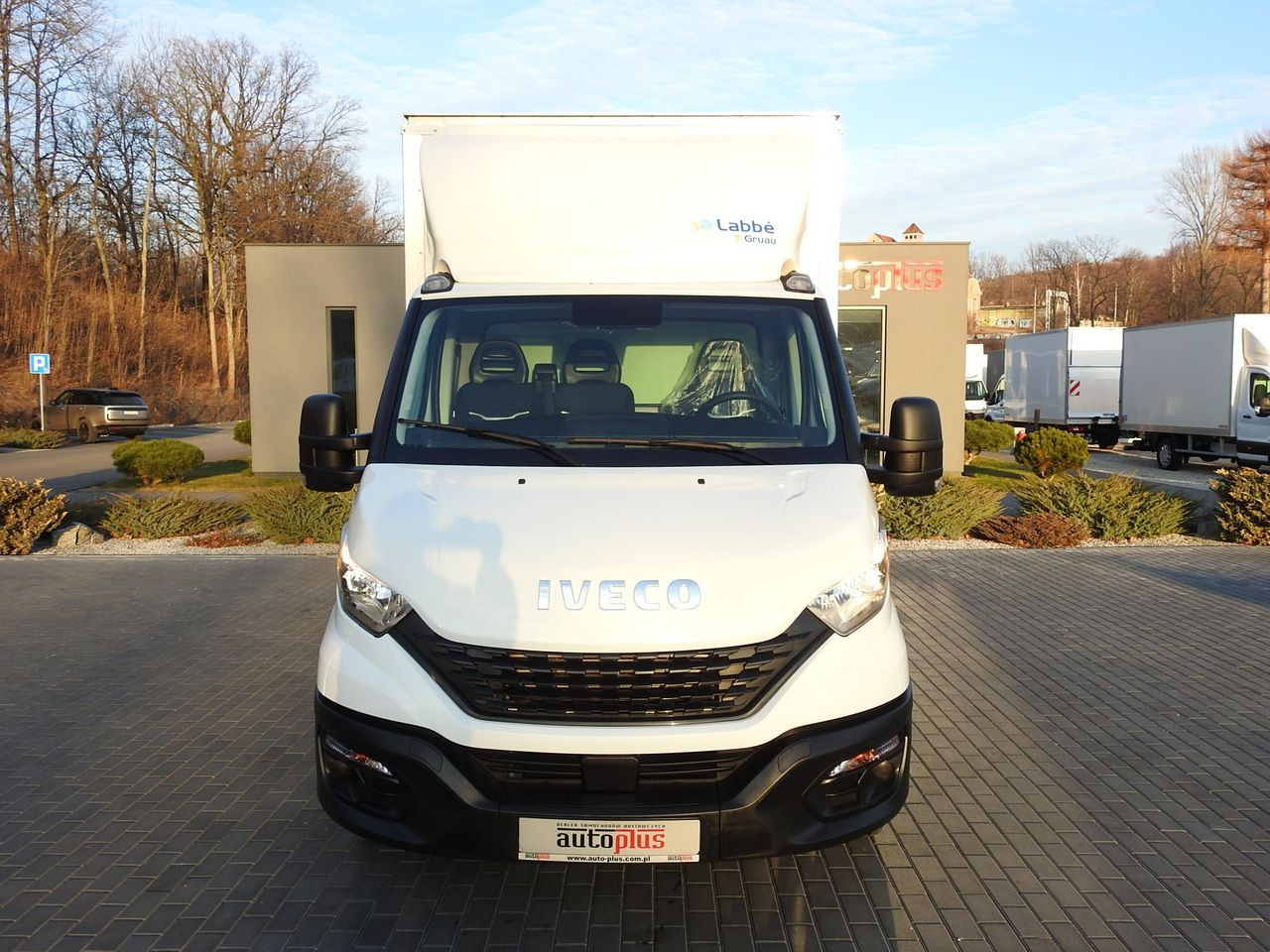 IVECO DAILY 35S16 BOX LIFT 8 PALLETS CRUISE CONTROL AIR CONDITIONING TWIN WHEELS 160HP - Dostavno vozilo sa zatvorenim sandukom: slika 5 IVECO DAILY 35S16 BOX LIFT 8 PALLETS CRUISE CONTROL AIR CONDITIONING TWIN WHEELS 160HP - Dostavno vozilo sa zatvorenim sandukom: slika 5