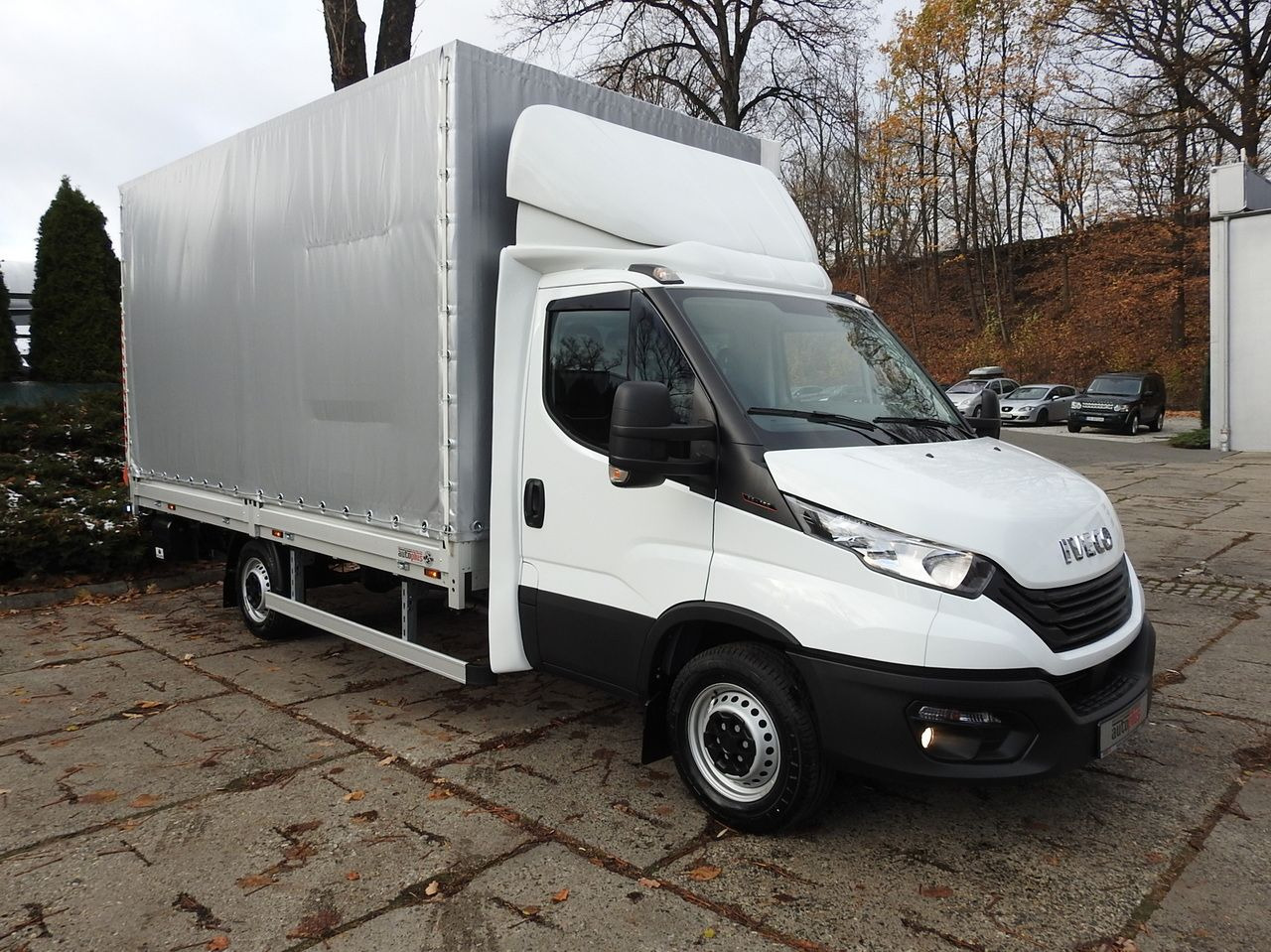 IVECO DAILY 35S16 NEW TARPAULIN LIFT 8 PALLETS CRUISE CONTROL AIR CONDITIONING 160HP - Dostavno vozilo sa ceradom: slika 4 IVECO DAILY 35S16 NEW TARPAULIN LIFT 8 PALLETS CRUISE CONTROL AIR CONDITIONING 160HP - Dostavno vozilo sa ceradom: slika 4